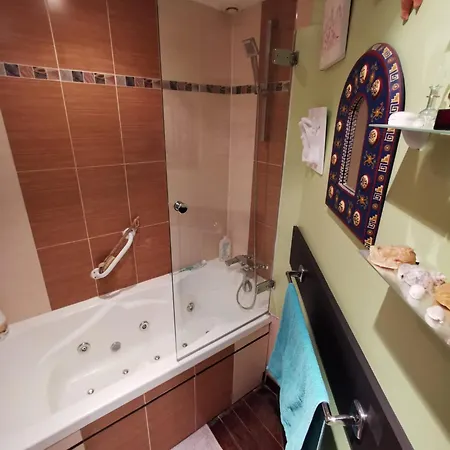 Quarto em Acomodações Particulares Agreable D'hote A 50m De La *