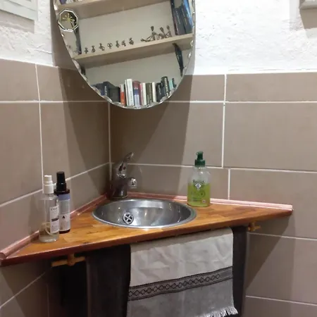 Agreable D'hote A 50m De La Pansiyon