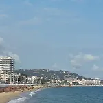 Agreable D'hote A 50m De La Δωμάτια σε οικογενειακή κατοικία Κάννες